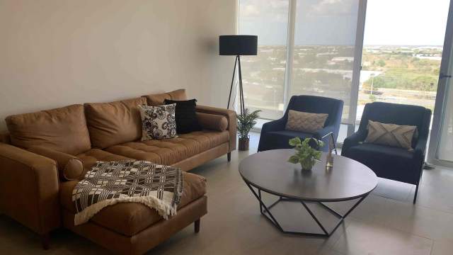 Moderno departamento, completamente amueblado, en Montejo Plaza.