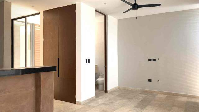 Townhouse de 2 recámaras, con piscina privada, dentro de complejo.