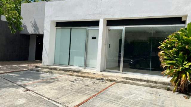 ¡Local comercial de 30 m2 en renta!  ubicado a una cuadra de la avenida Yucatán.