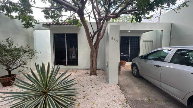 Casa de 2 habitaciones, una planta, a 2 calles de Av Cámara de Comercio.