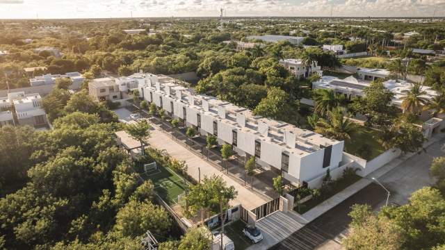 Casa de 3 recámaras y piscina, en conjunto privado con amenidades, ubicada en Dzitya.