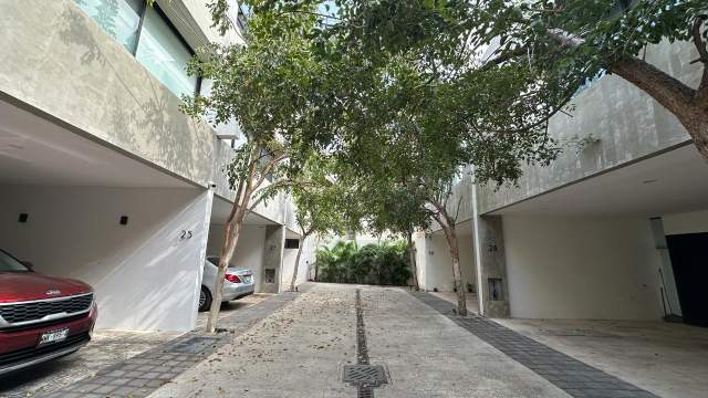 Townhouse con roof top, dentro de privada en zona norte.