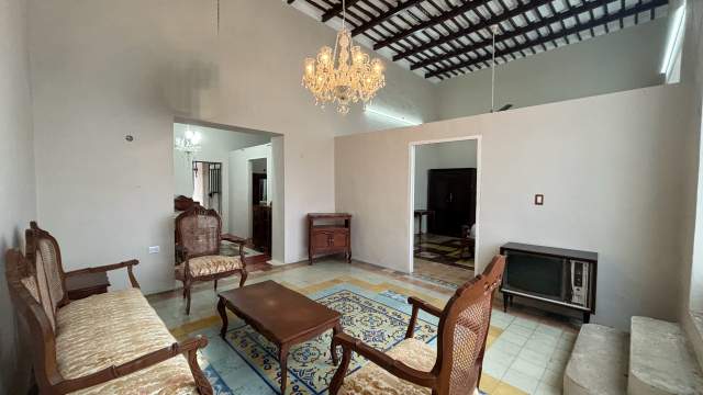 Casa colonial amueblada, de 2 habitaciones, en la García Gineres.