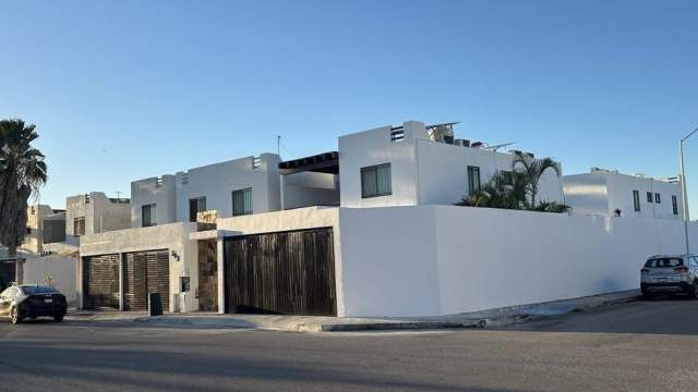 Casa amueblada, de 3 habitaciones, con una en planta baja.