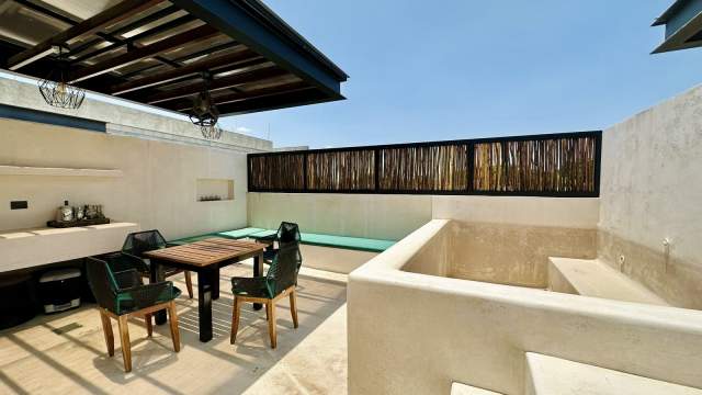 Townhouse amueblado, con rooftop, dentro de privada.