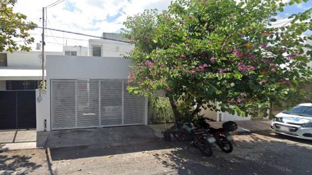 Casa sin muebles, para uso habitacional o comercial, en Colonia México.