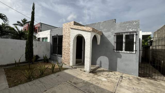 Casa de 1 planta, 2 habitaciones, cercana a paradero de va y ven, zona poniente.