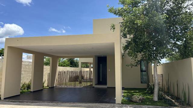 Casa en Yaxlum, privada con amenidades, ubicada a las afueras de la ciudad.