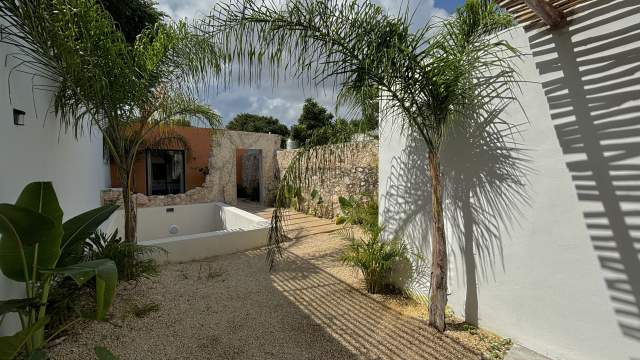 Casa de 1 planta, 2 habitaciones, completamente amueblada, en el centro de Mérida.