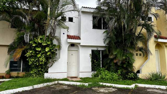 Casa amueblada, dentro de privada en Benito Juárez Norte.