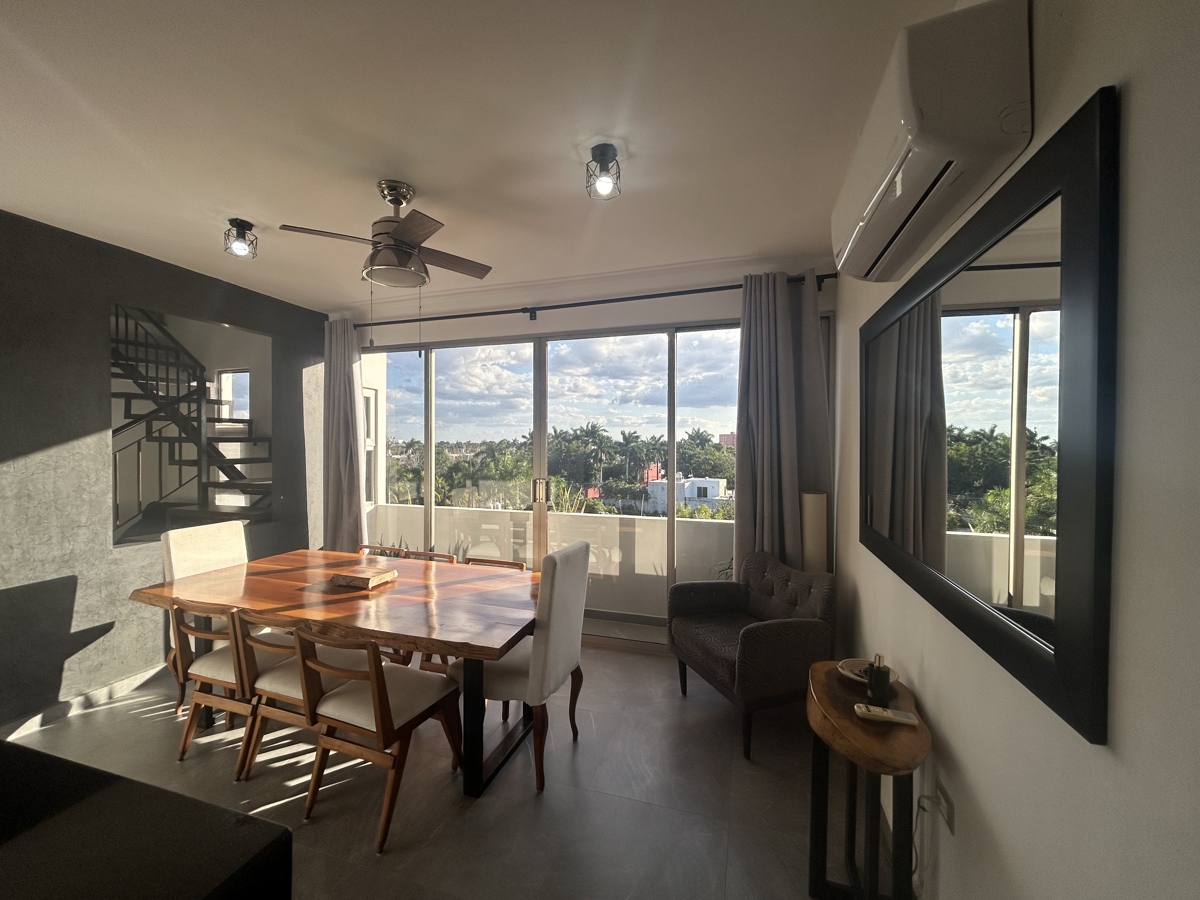Departamento de 2 recámaras, amueblado, con roof privado y amenidades.