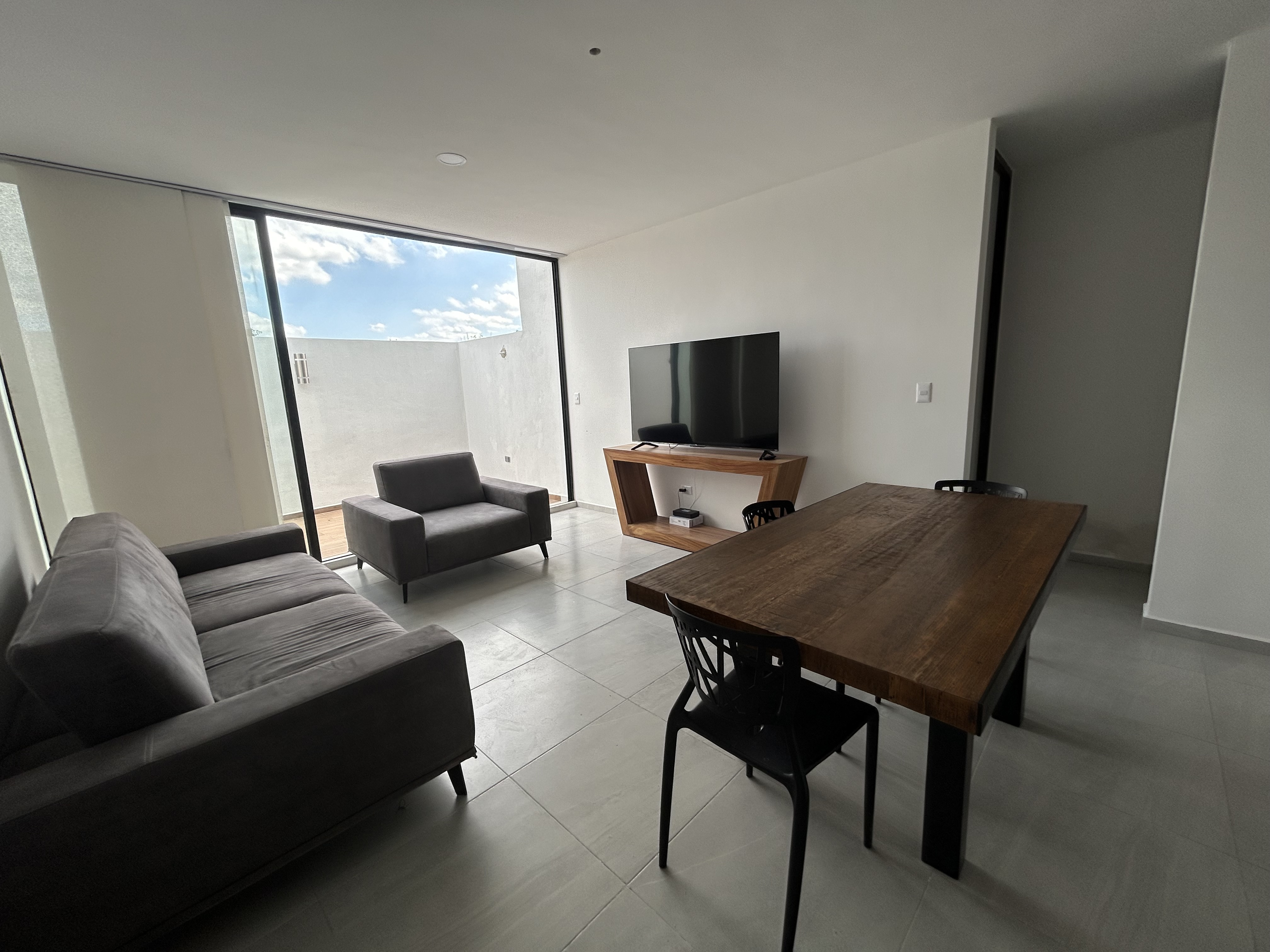 Departamento de 2 recámaras, amueblado, en privada con amenidades.
