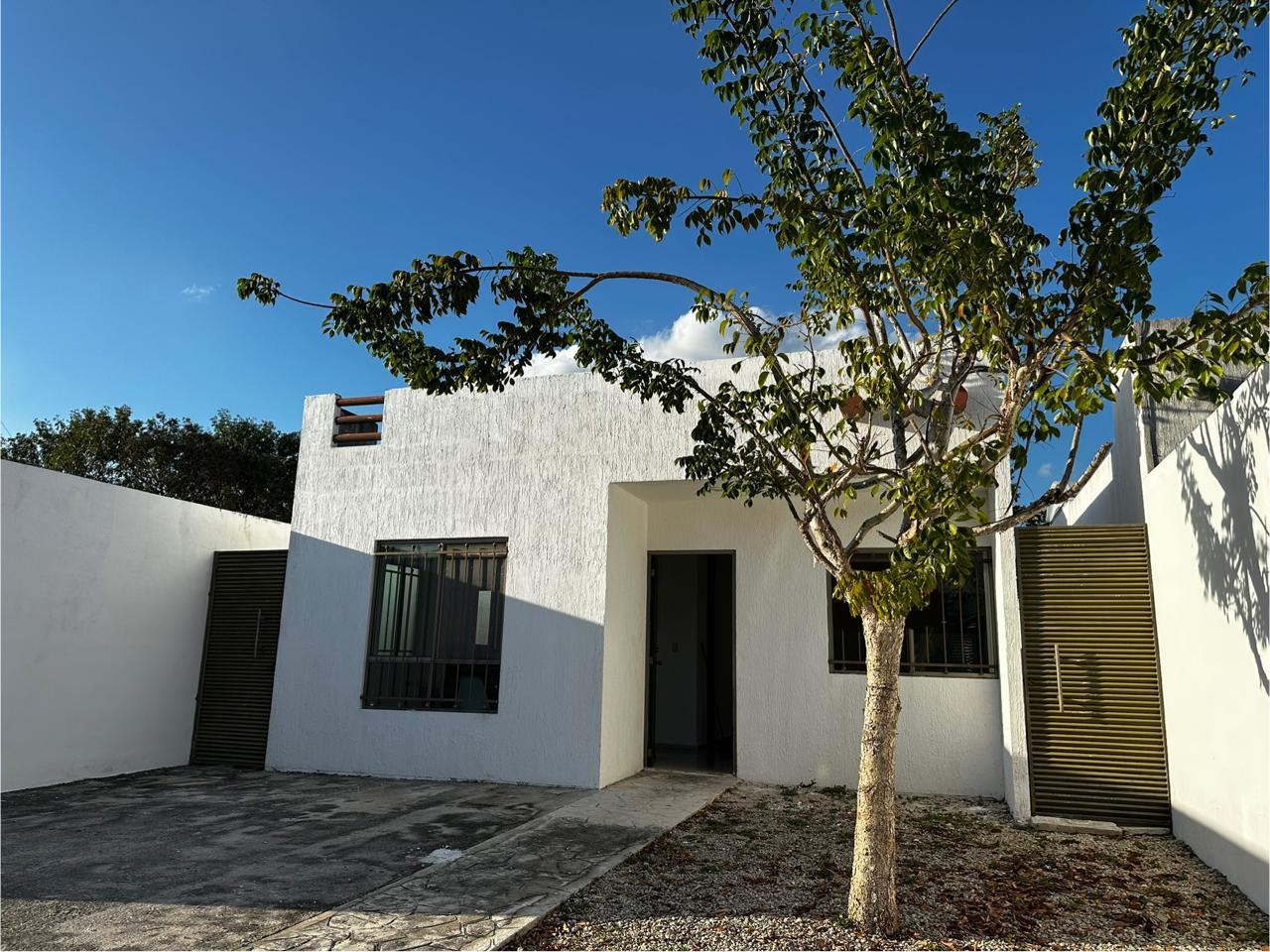 Casa en renta en Las Américas II, de 2 recámaras, amueblada, con doble pasillo.