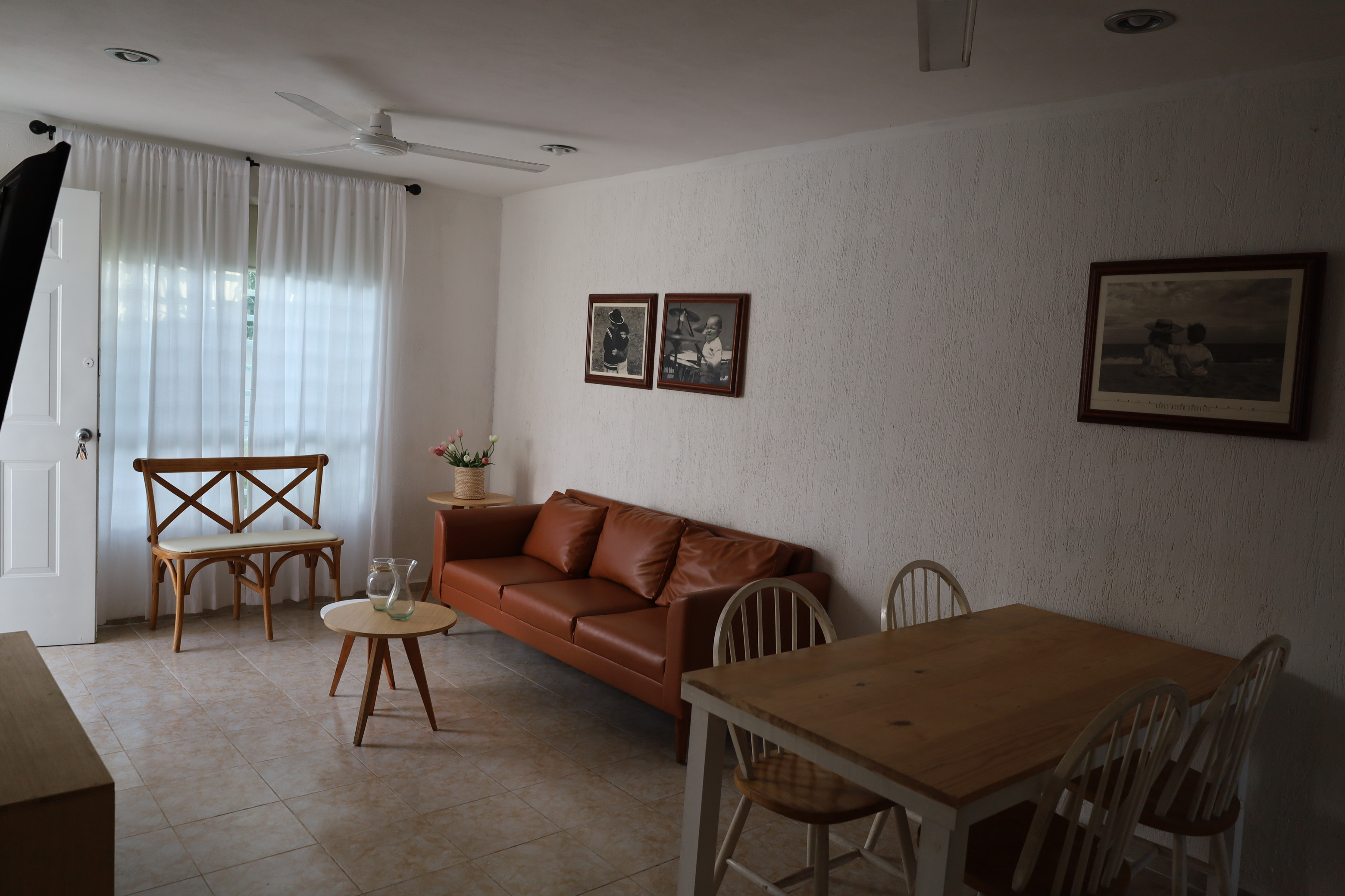 Casa de 1 planta, con 2 cuartos, amueblada.