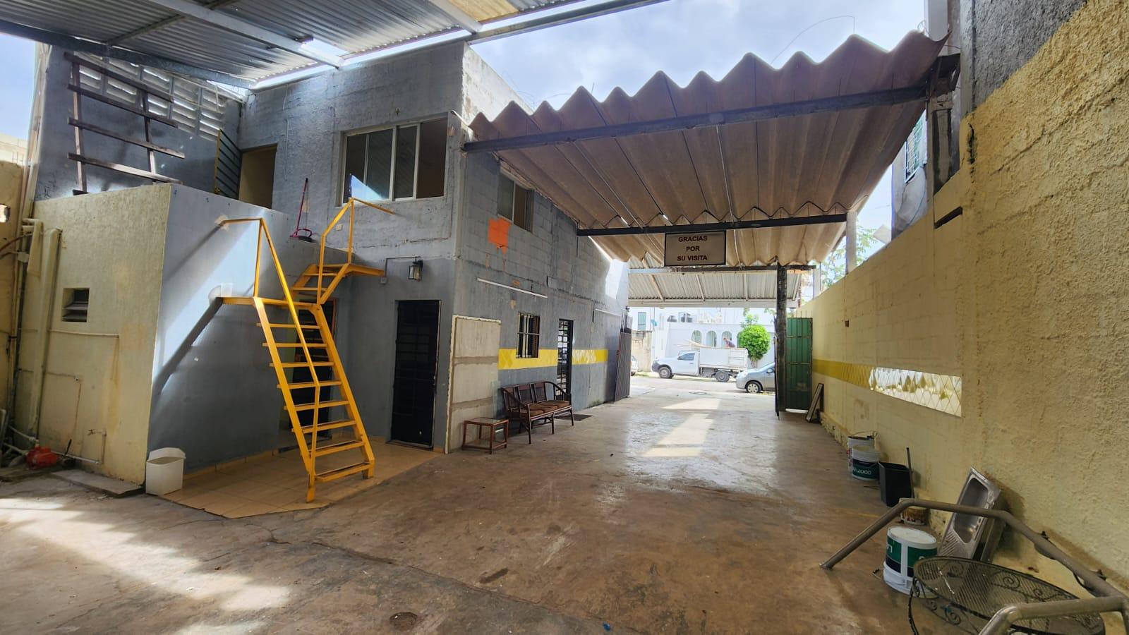 Local / Bodega con oficinas, en el norte de la ciudad de Mérida.