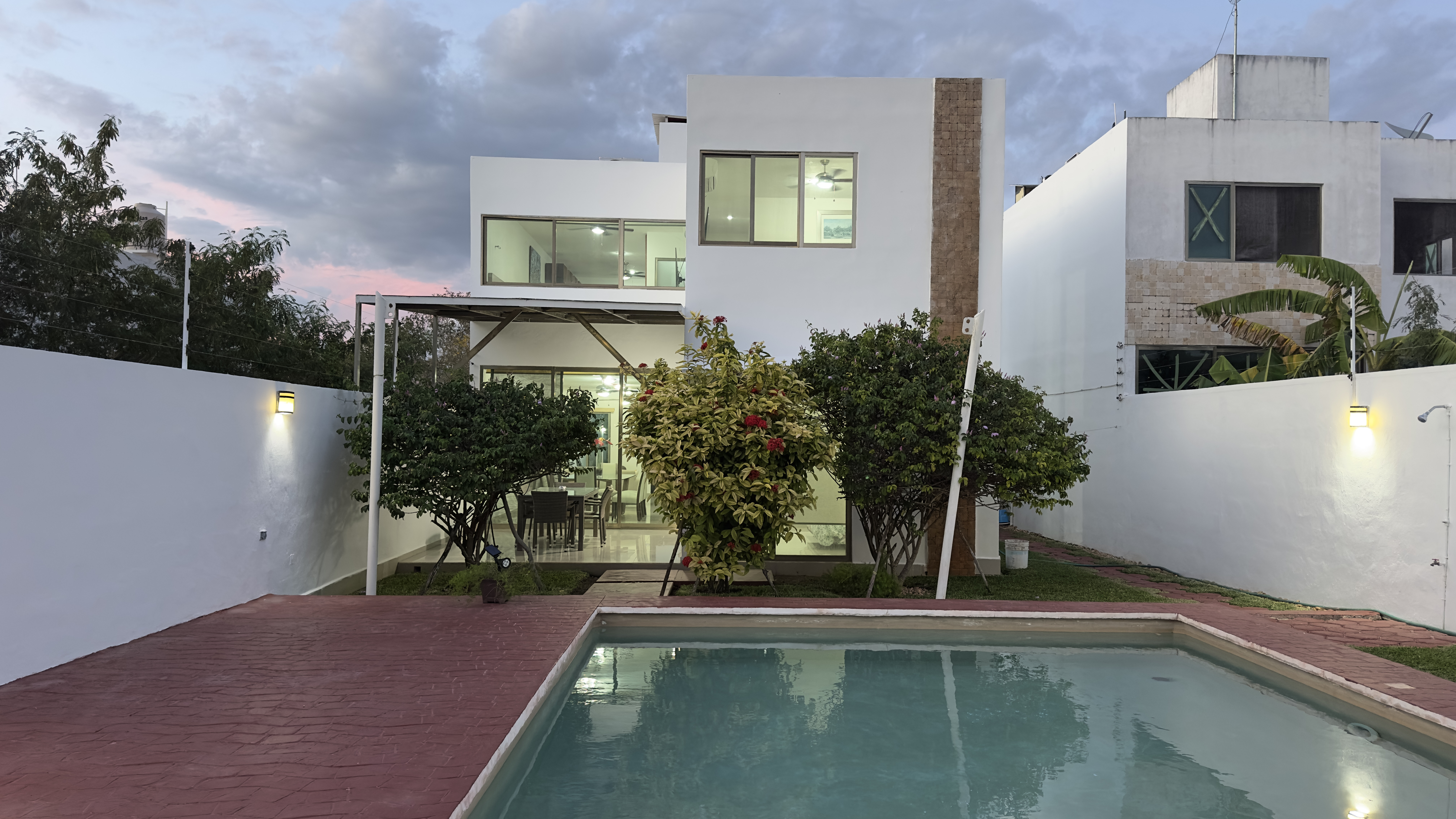 Casa equipada con recámara en planta baja.