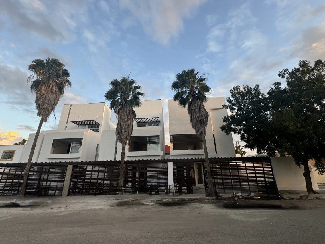 Casa inteligente de 3 habitaciones, dentro de periférico.