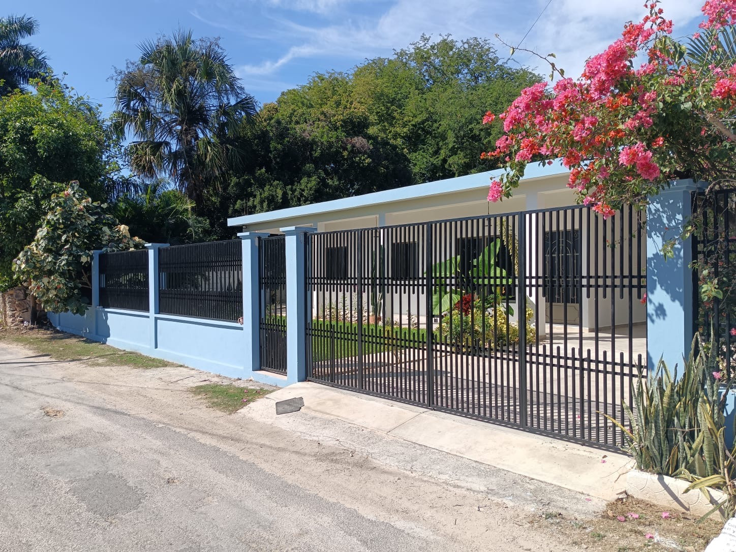 Casa de 1 planta, SIN MUEBLES, en el centro de Conkal. (NO AVAL)