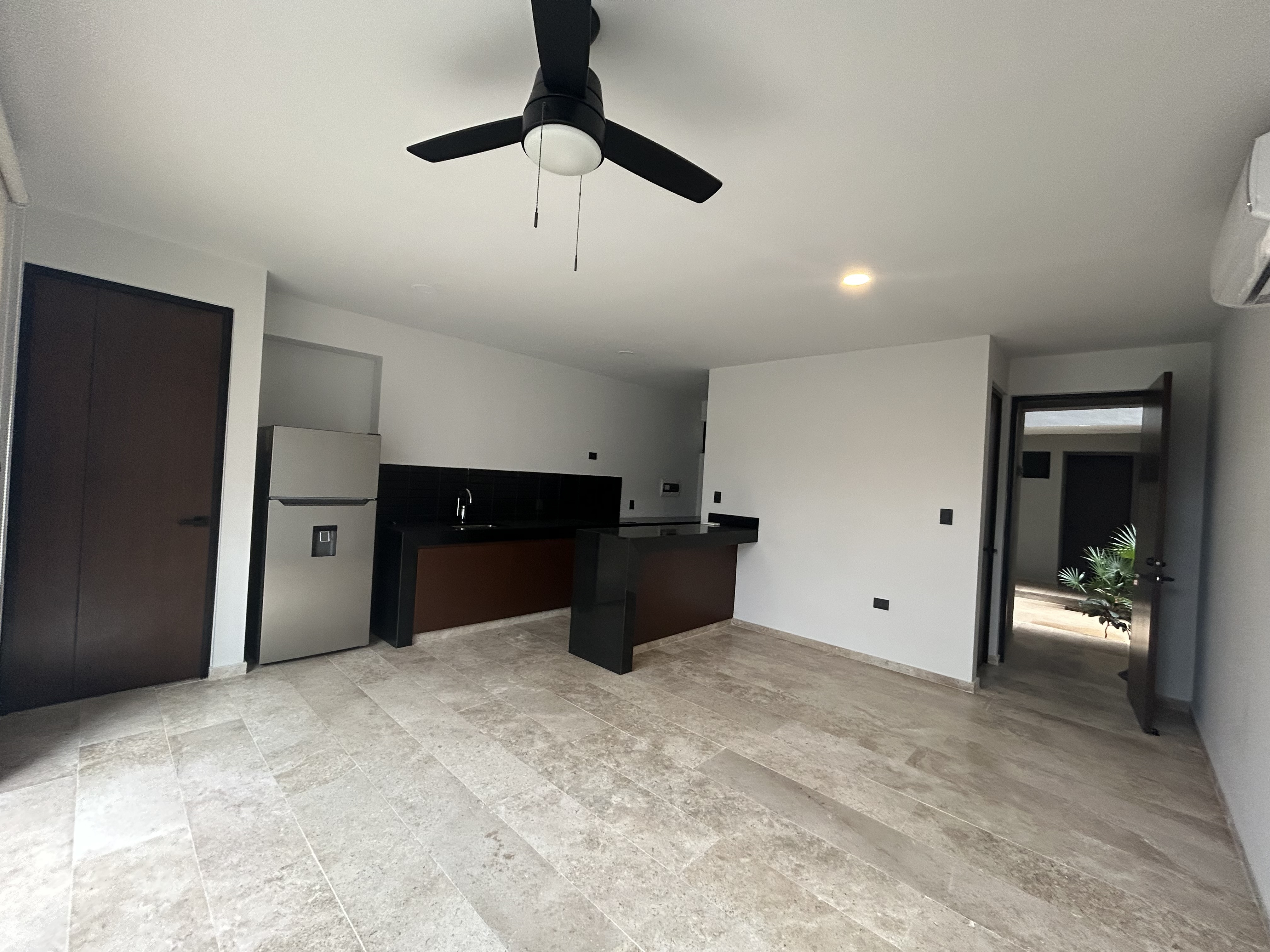 Departamento de 1 recámara, equipado, en PLANTA BAJA, con amenidades.