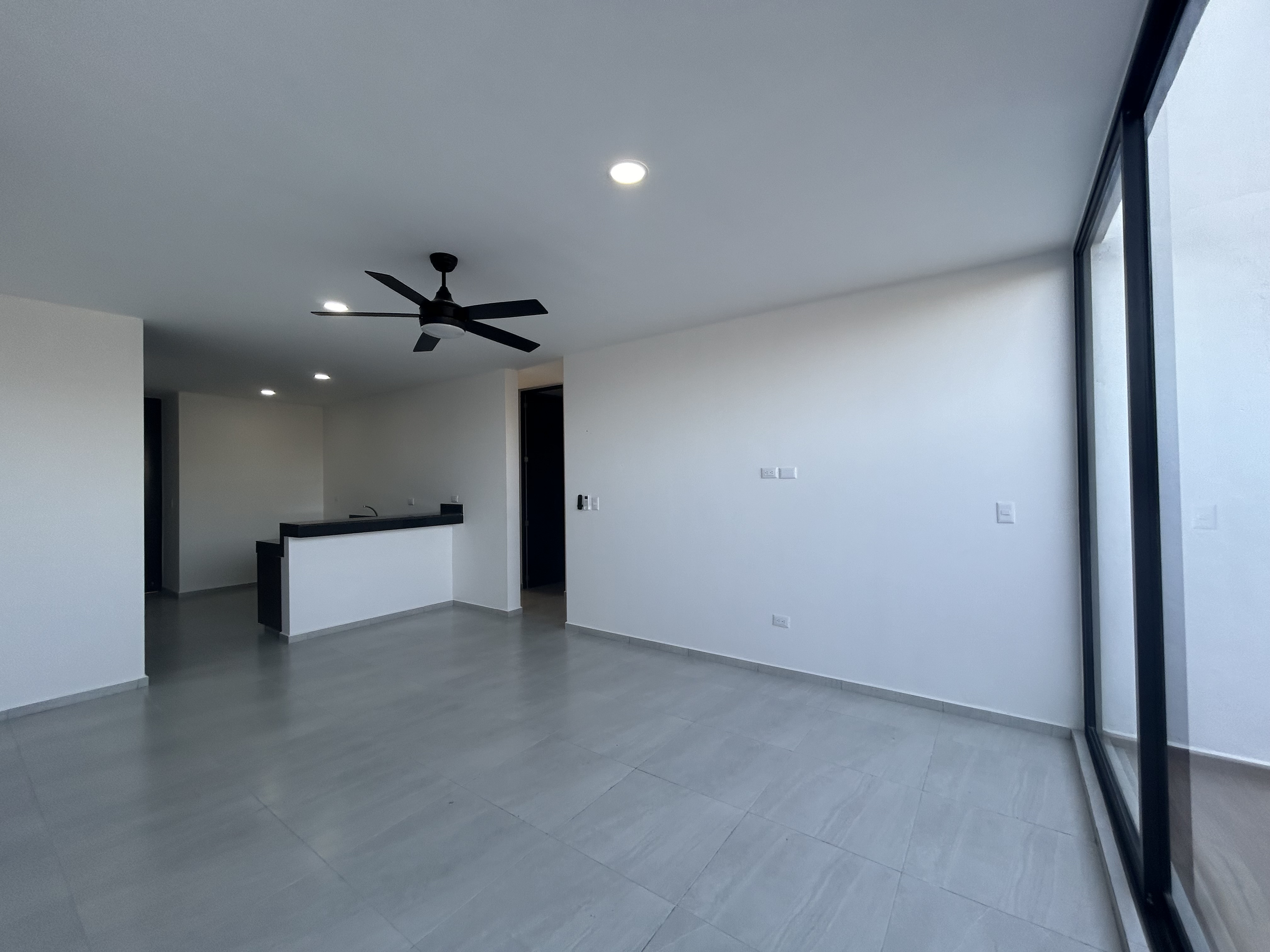 Departamento de 2 recámaras, sin amueblar, con amenidades.