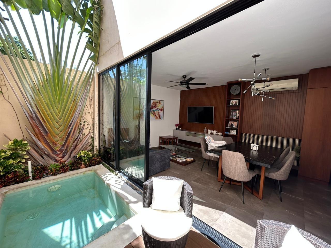 Townhouse de 4 recámaras, SIN MUEBLES, con piscina, cerca de San Angelo.