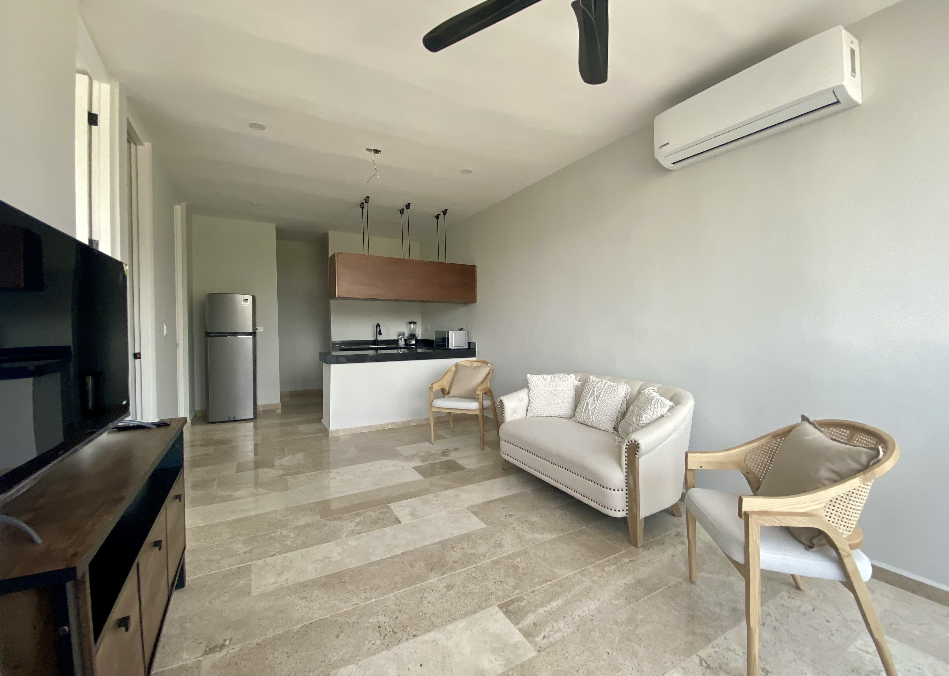 Departamento en venta, de 2 recámaras,, amueblado, cerca de Universidades.