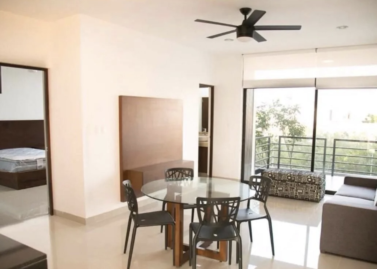 Departamento amueblado, de 2 recámaras, en Temozón Norte.