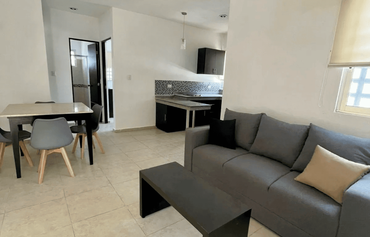 Departamento amueblado, en Real Montejo, 2 recámaras, cerca de la Av. Principal.
