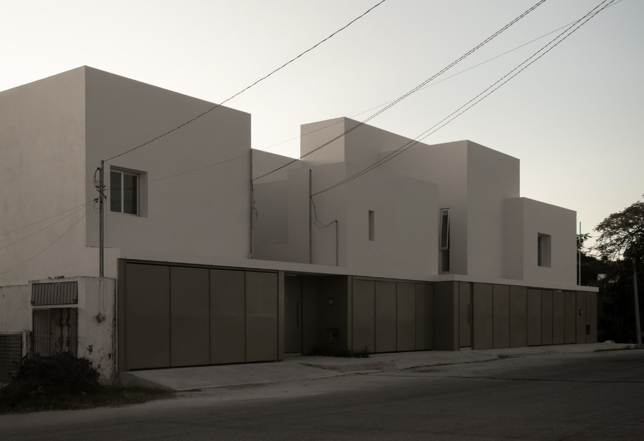 Casa nueva con piscina y acabados de lujo, en excelente ubicación.