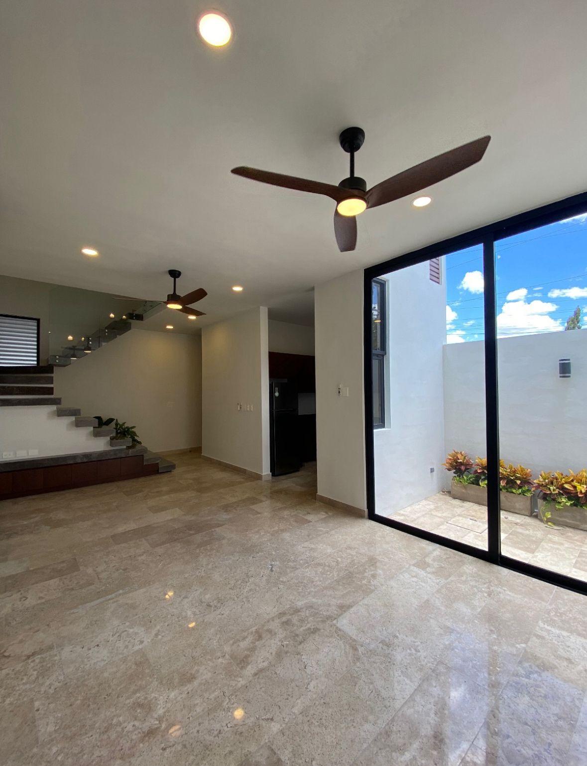 Townhouse a estrenar, de 2 recámaras, sin muebles, en Montebello.