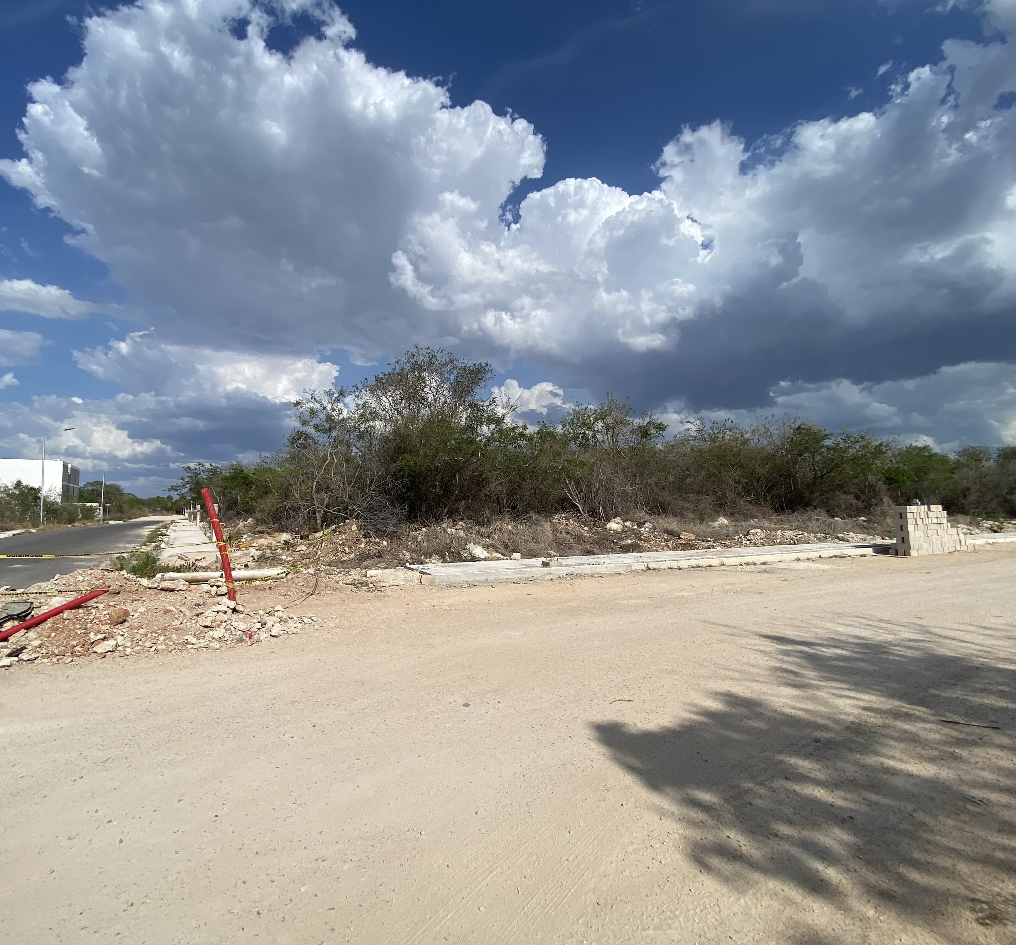 Terreno en esquina, en zona de gran crecimiento.