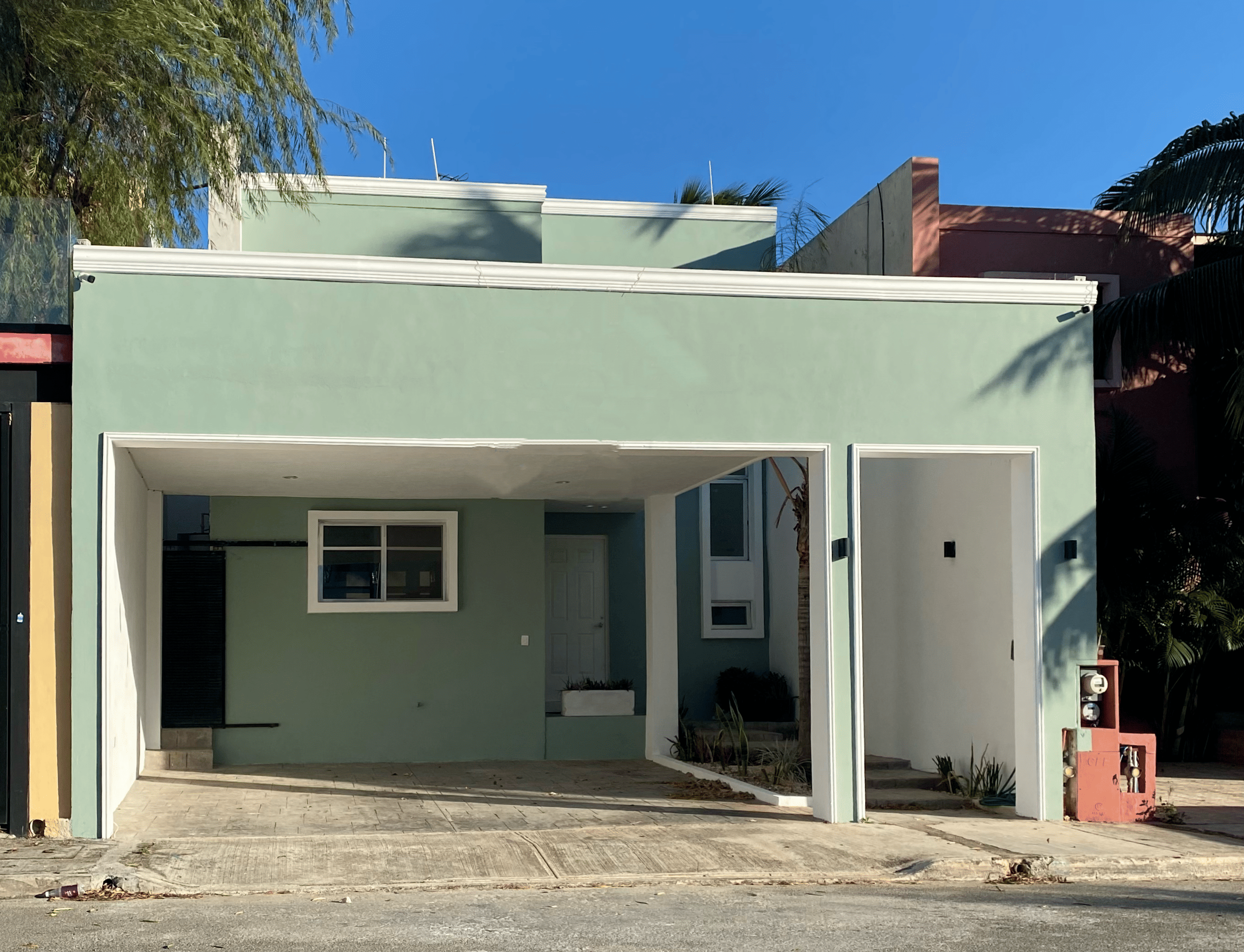 Casa amueblada, de 3 recámaras, con alberca.