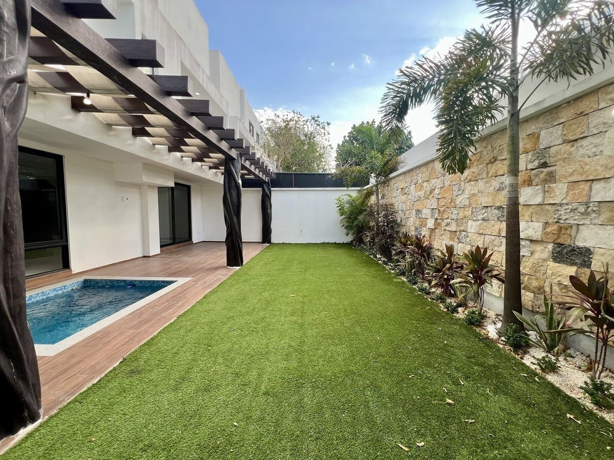 Espectacular casa con acabados de lujo, en Temozón Norte.