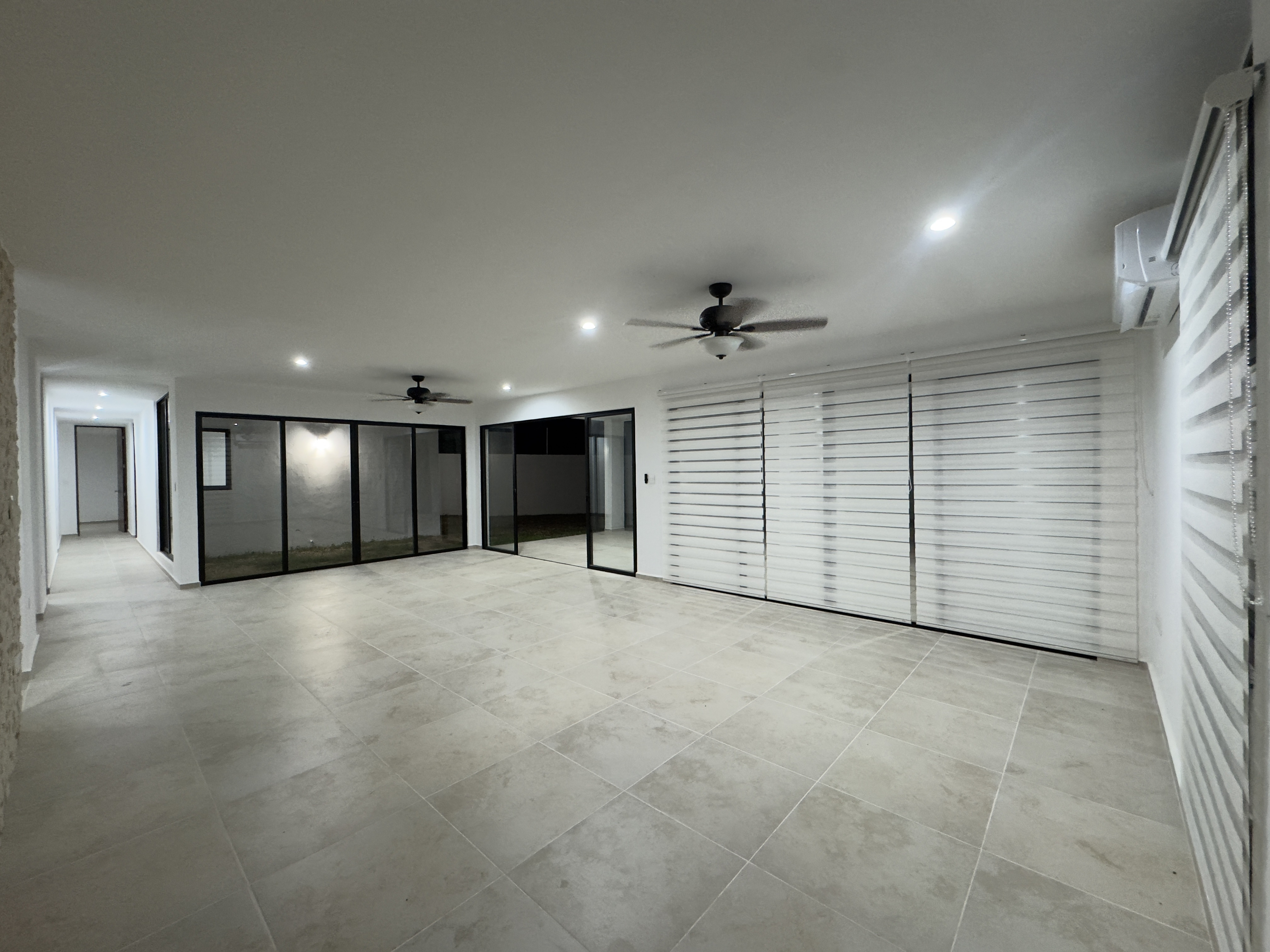 Casa de 1 piso, con 3 recámaras y piscina.