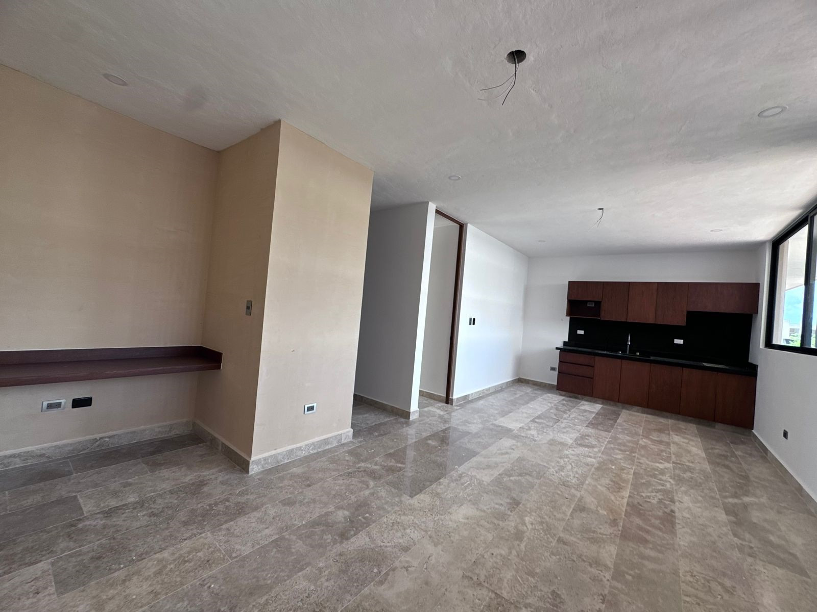 Departamento de 2 recámaras, sin amueblar, en privada con amenidades.