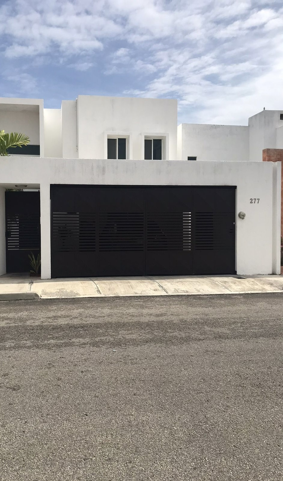 Casa de 3 recámaras, sin muebles, en Altabrisa.