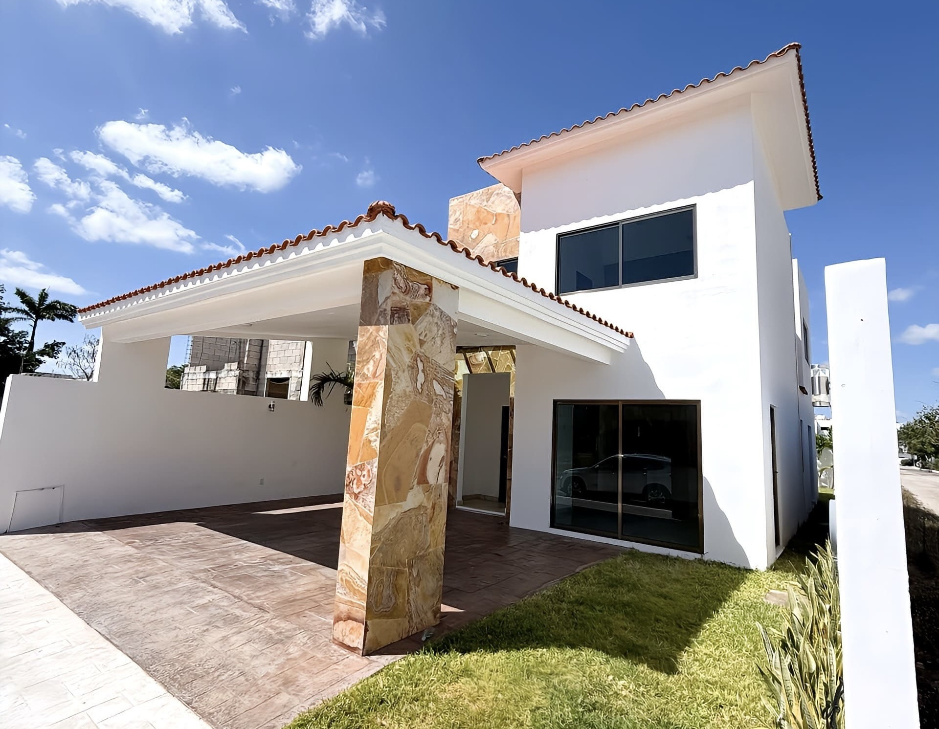 Casa de 3 recámaras, totalmente equipada, en privada con amenidades.