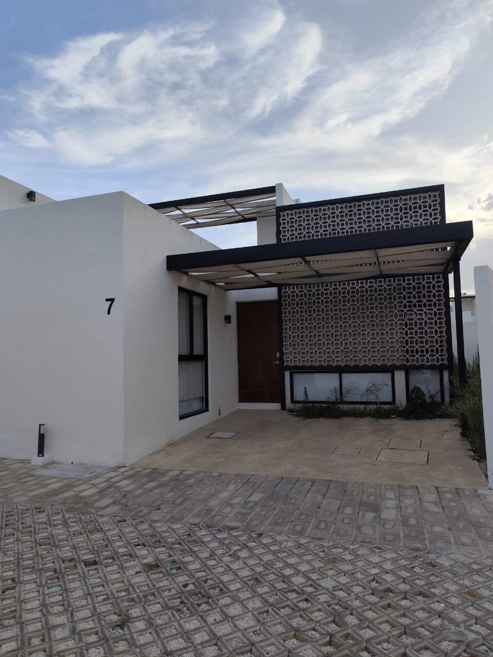 Townhouse de 2 recámaras, equipado, en privada.