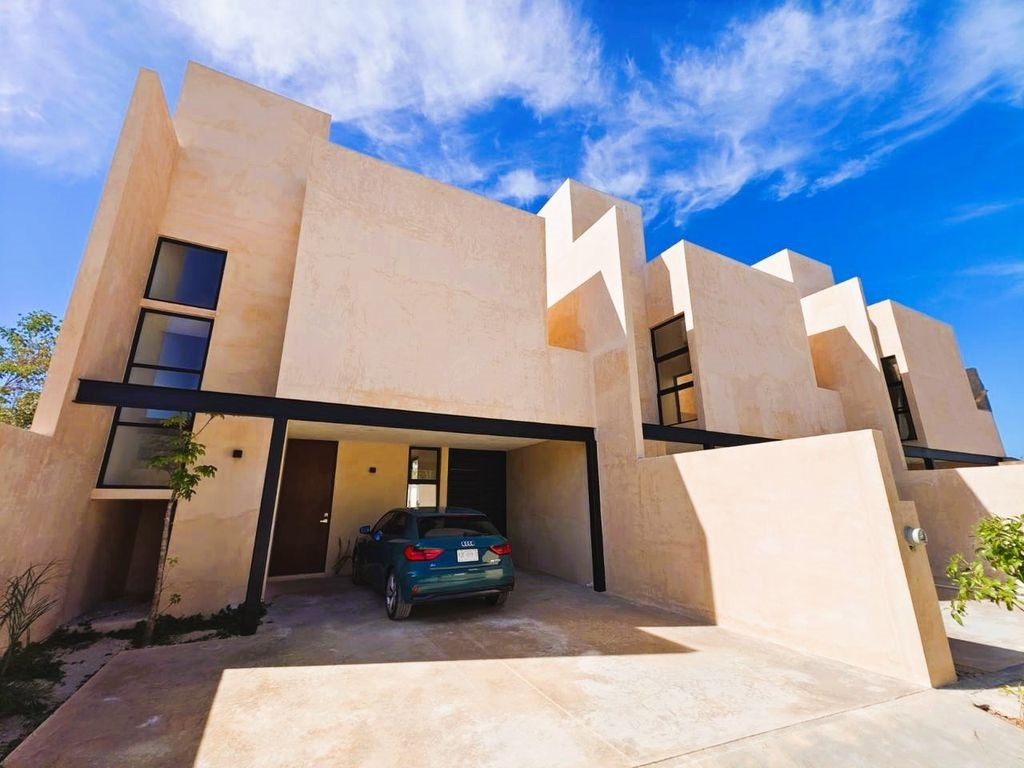 Townhouse con alberca privada y rooftop, en el norte de Mérida.