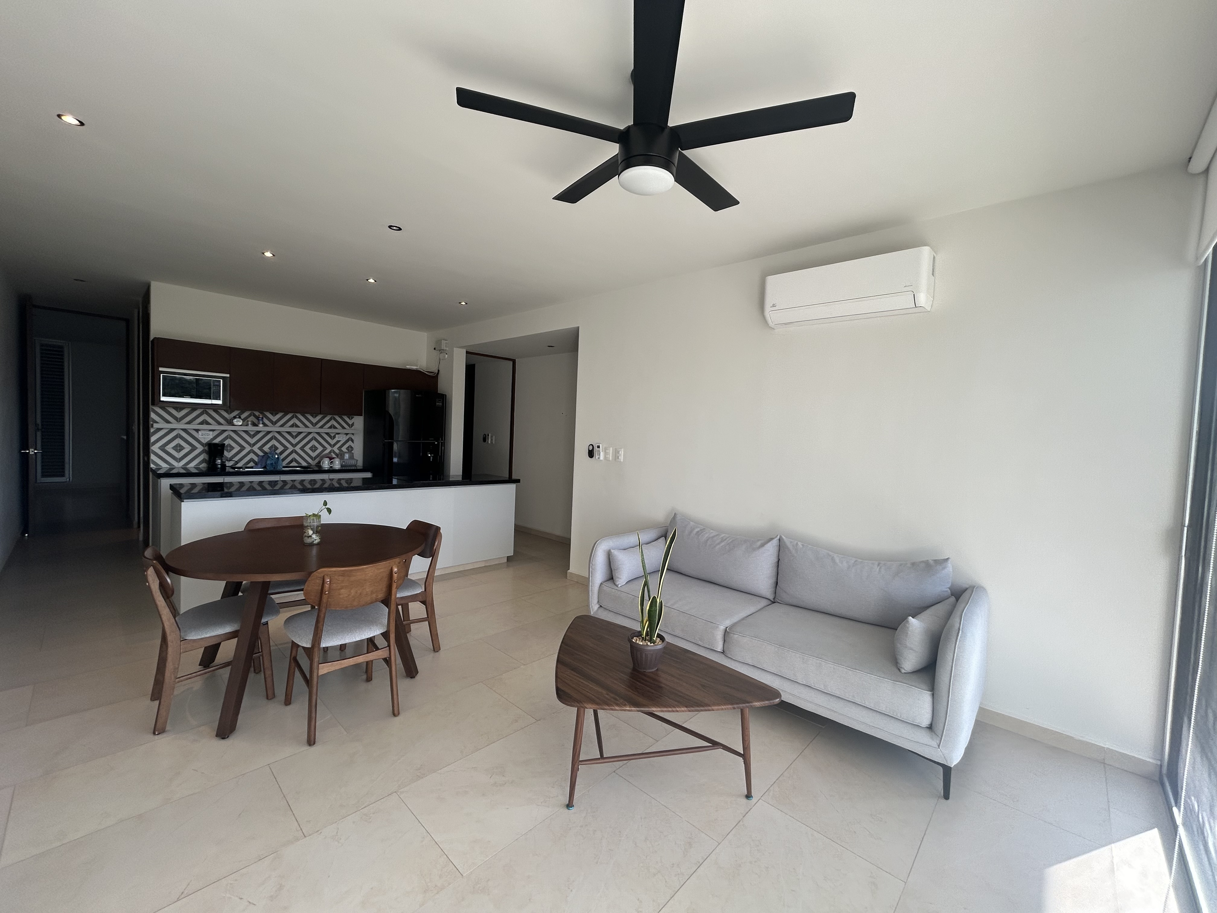 Departamento de 2 recámaras, amueblado, en Temozon con amenidades.
