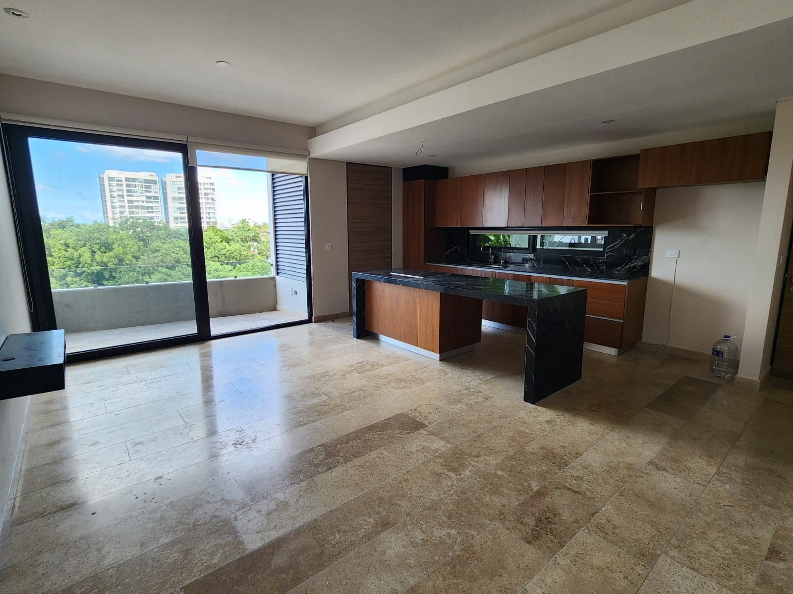 Departamento de 2 recámaras, sin amueblar, dentro de periférico, con amenidades.
