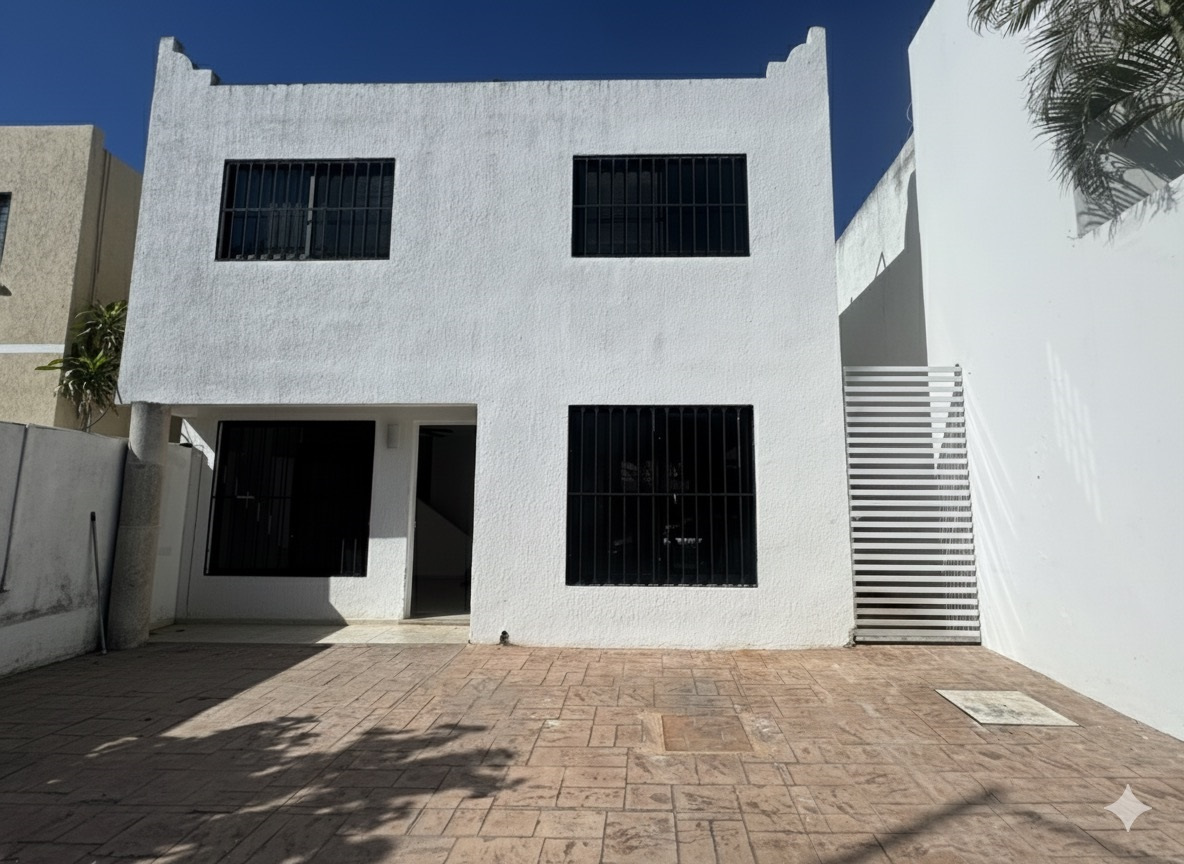 Casa de 3 recámaras, con recámara en PB, cerca de Plaza Galerías.