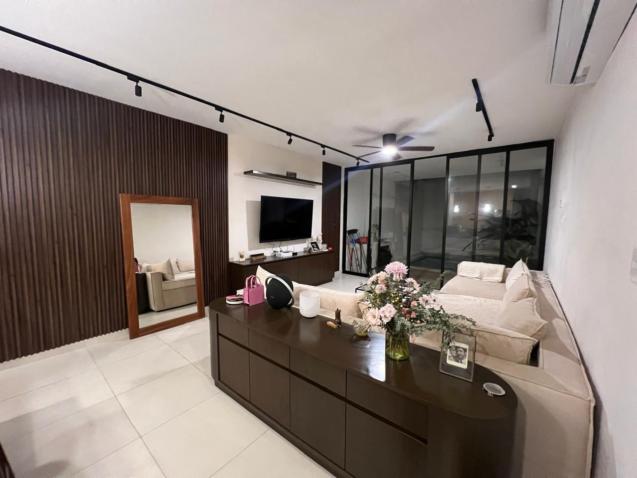 Departamento en PLANTA BAJA, amueblado, en Temozon, con amenidades.