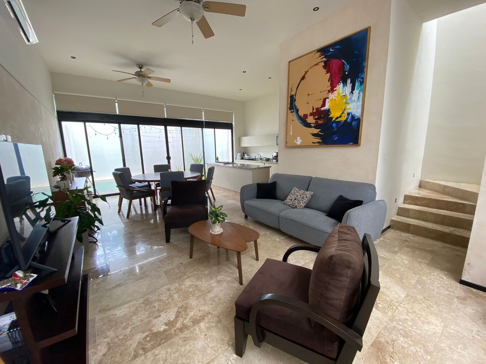 Town house de 2 recámaras, amueblado, con alberca privada.