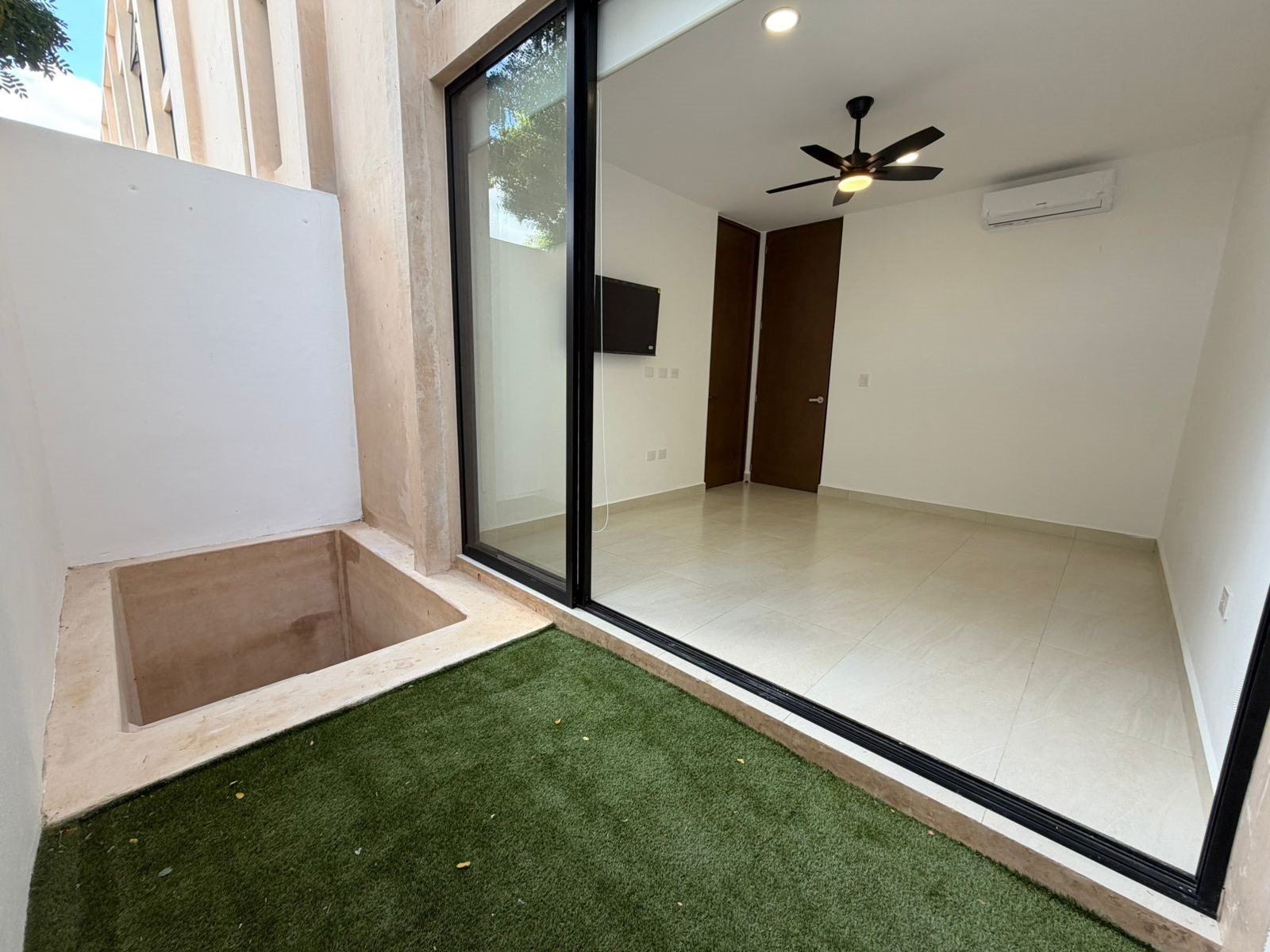 Departamento equipado, en PB, piscina privada, en condominio Baura, cerca de periférico.