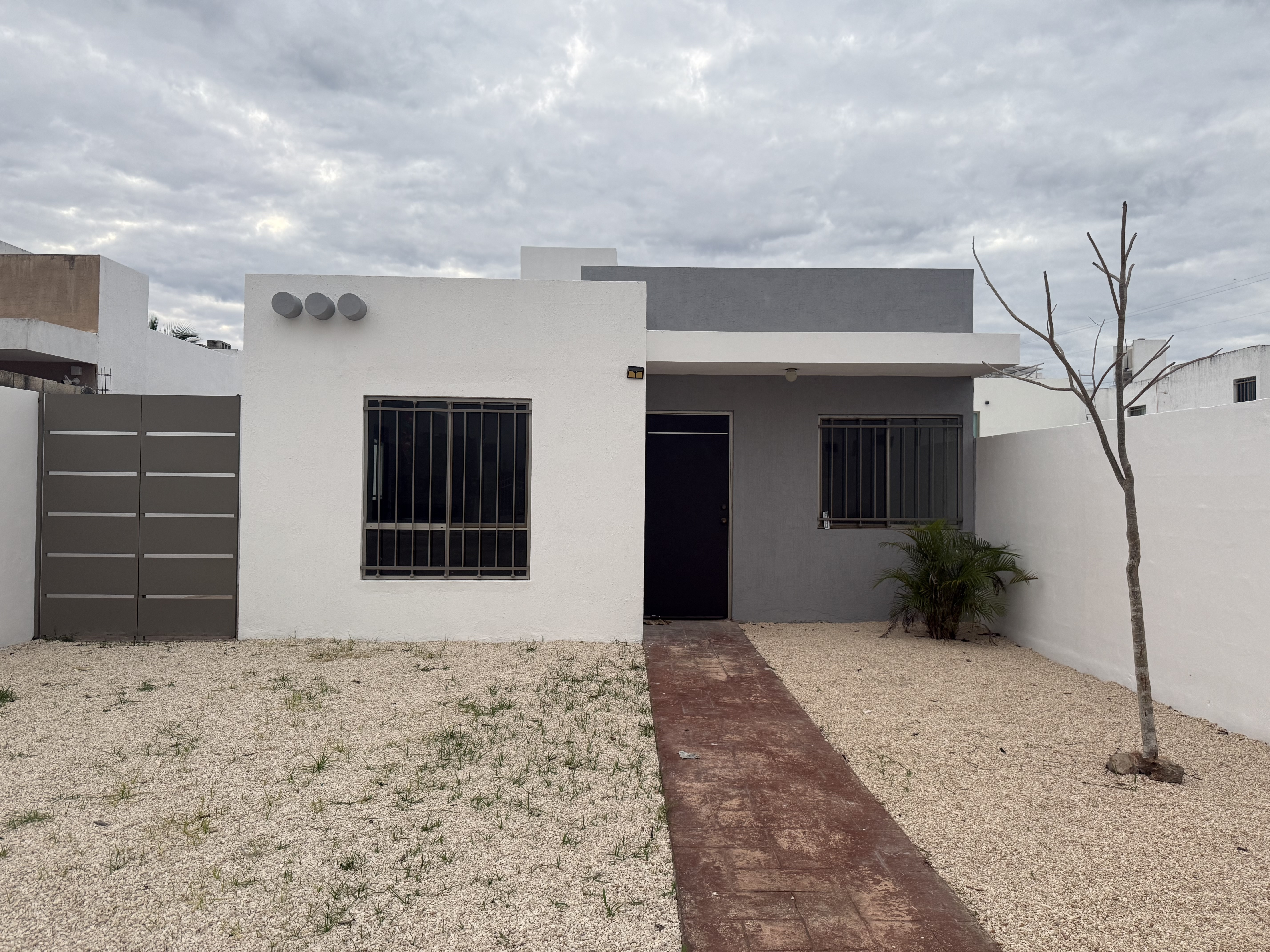 Casa en renta de 2 recámaras,1 baño, sin amueblar, en Fraccionamiento Los Héroes
