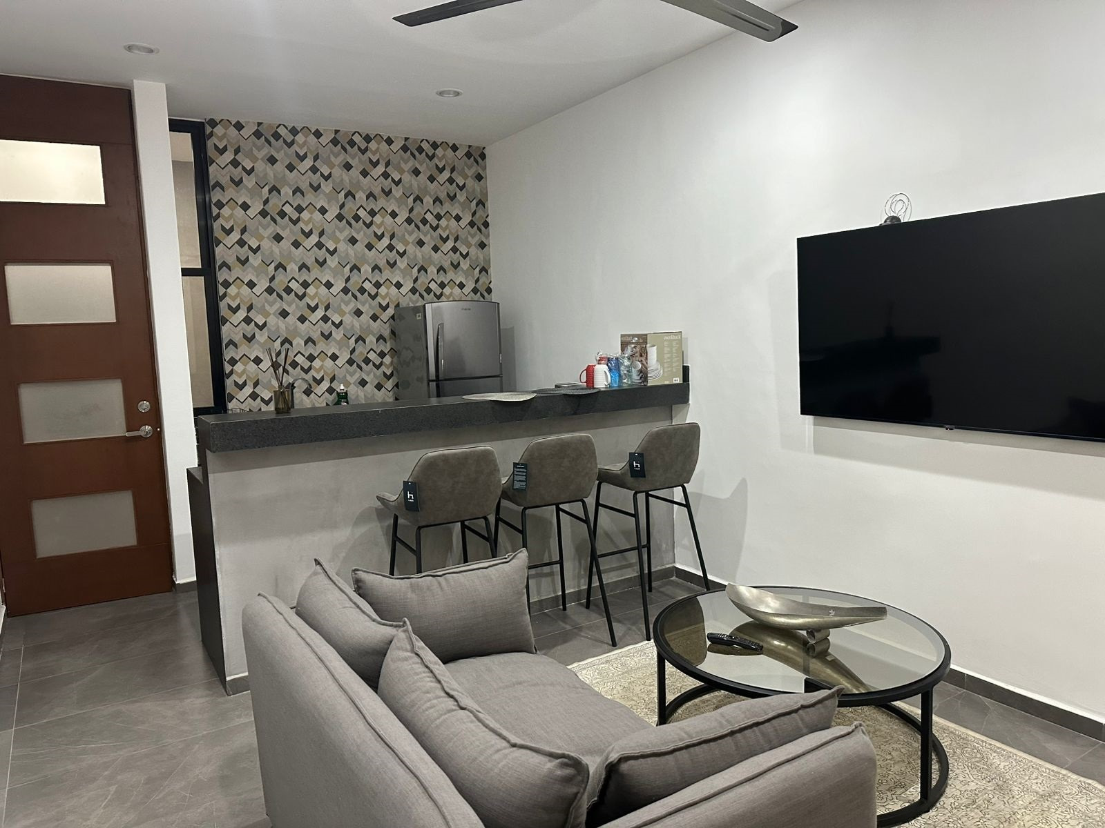 Departamento de 1 recámara, amueblado, cerca de periférico en zona norte.