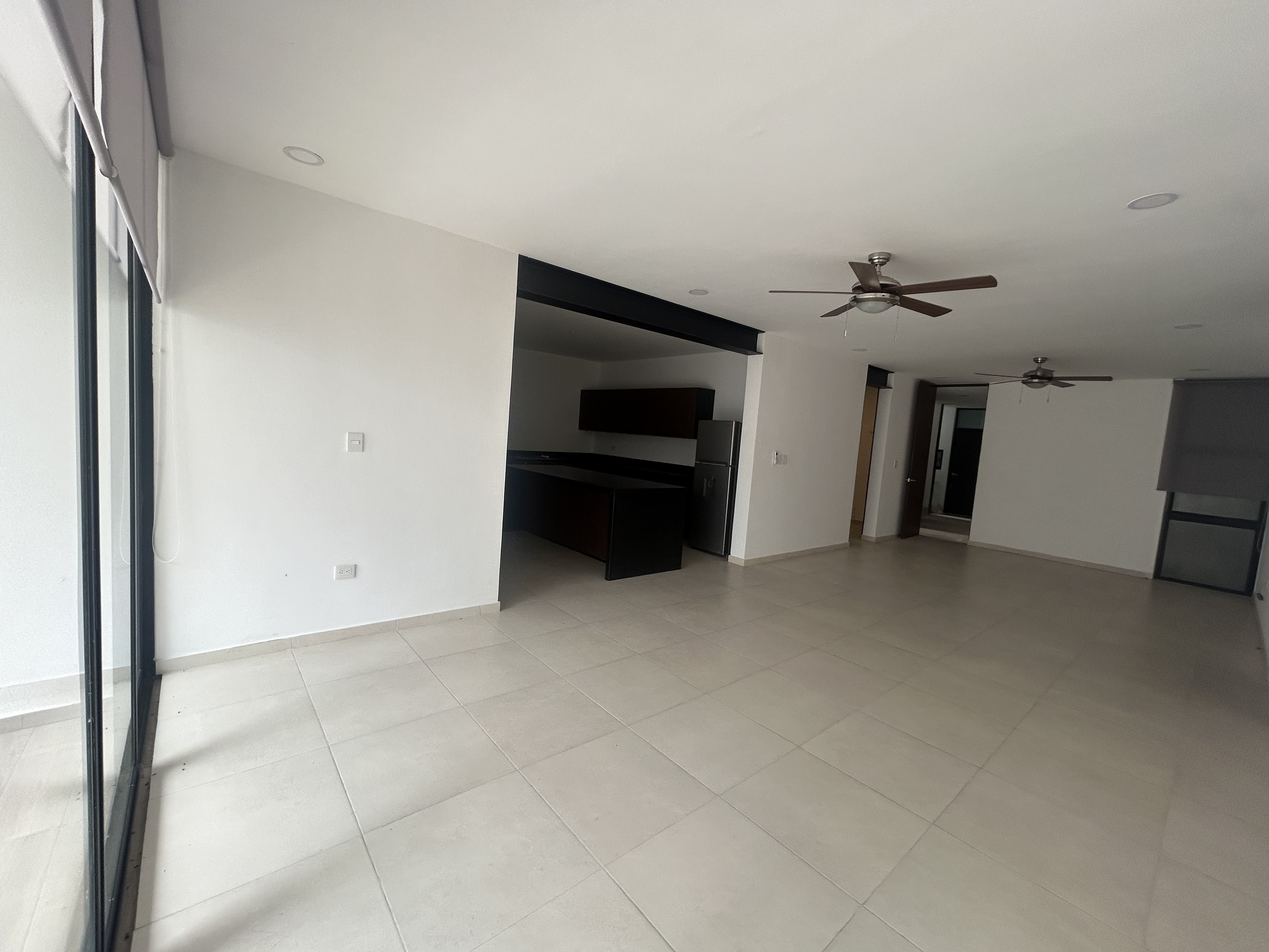 Departamento de 3 recámaras, cuarto de servicio, en PB, con alberca privada y amenidades (CON O SIN MUEBLES)