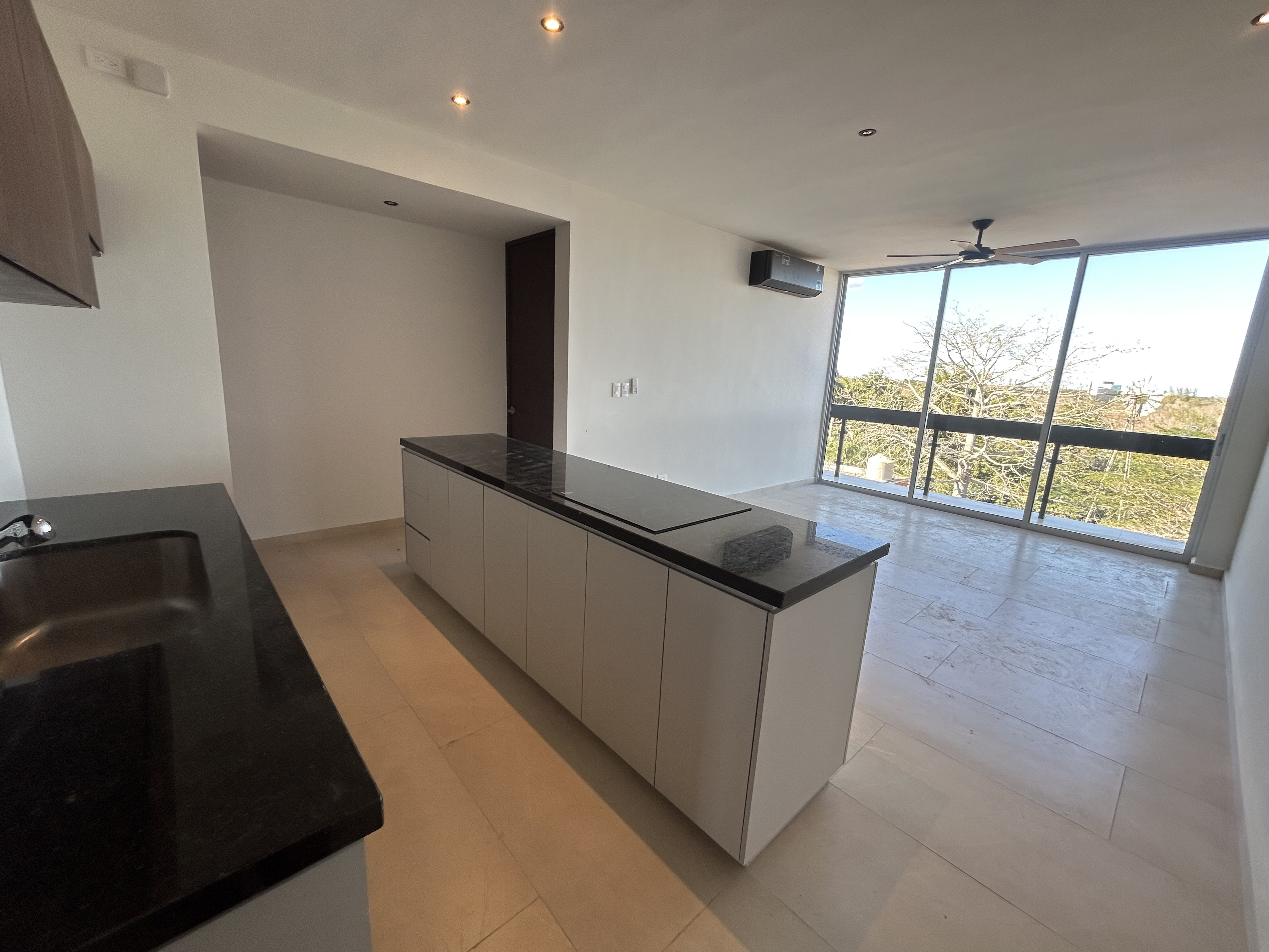 PH de 2 recámaras, sin muebles, con Roof privado y jacuzzi, en Temozon.