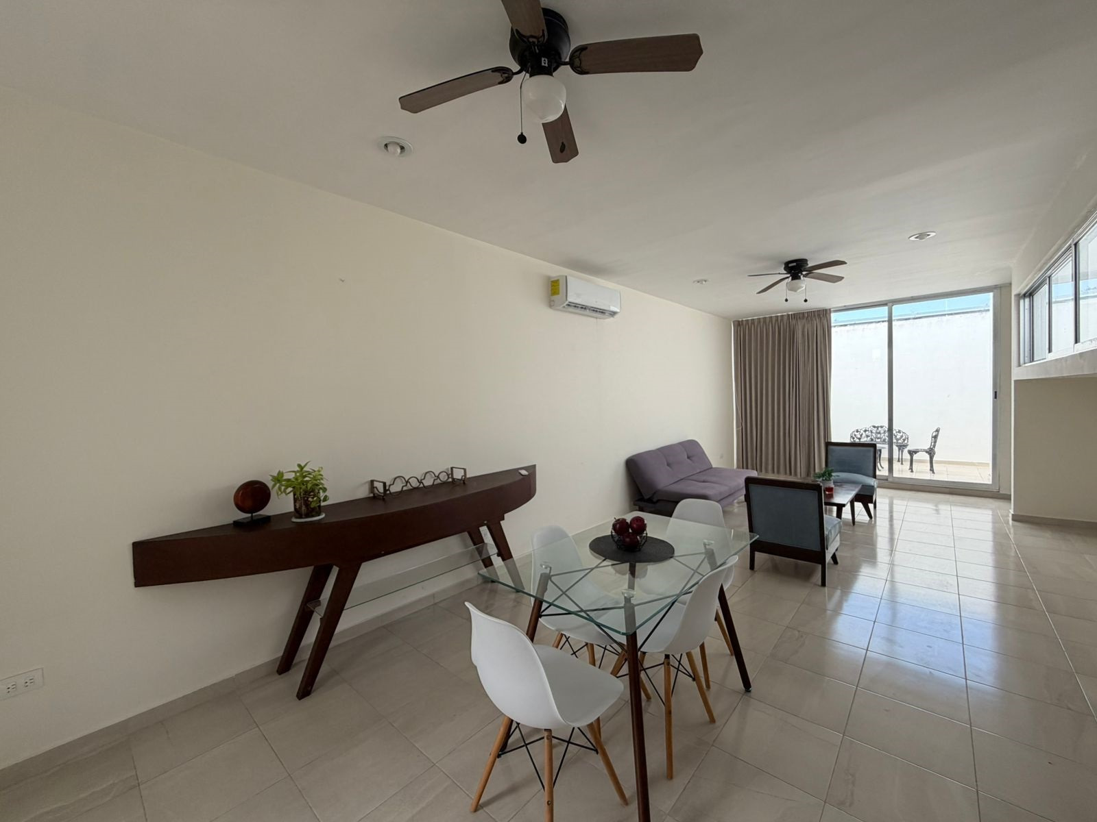 Departamento amueblado, con terraza privada, en Campocielo.